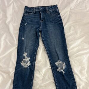 Women’s ripped American eagle jeans